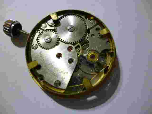 Renis 17Jewels wristwatch movement Crown at 4 Swiss Made as is condition