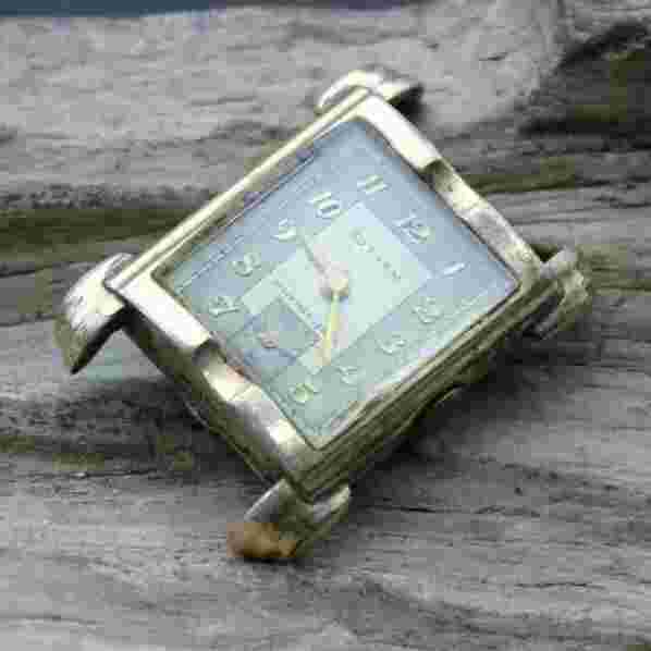 ART DECO GOTHAM SWISS WRIST WATCH 17j URLK 31237 25x34.8mm 16.3mm LUG (S3G2)