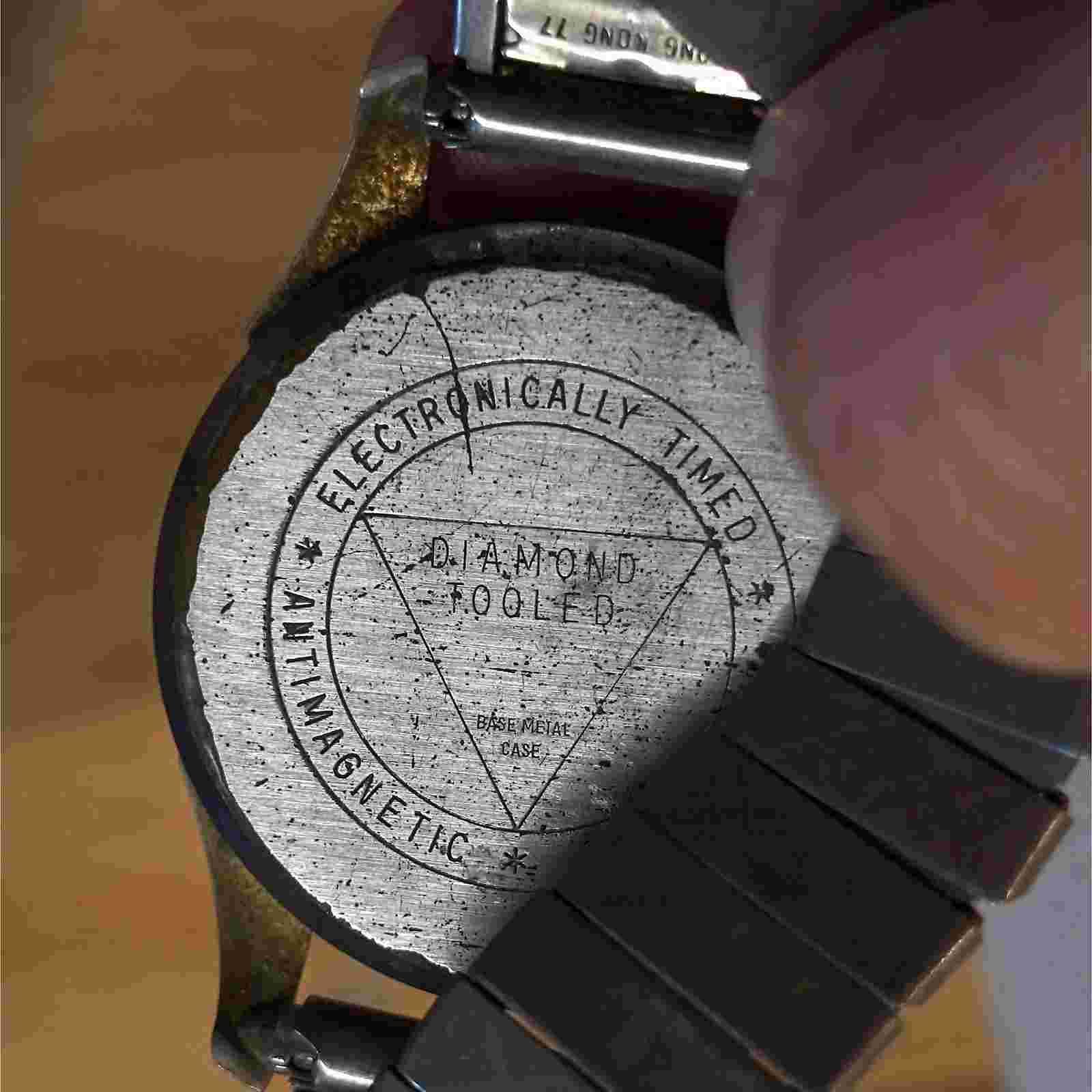 Woldman Silvertone Antimagnetic Diamond Tooled Swiss Analog Unisex Watch