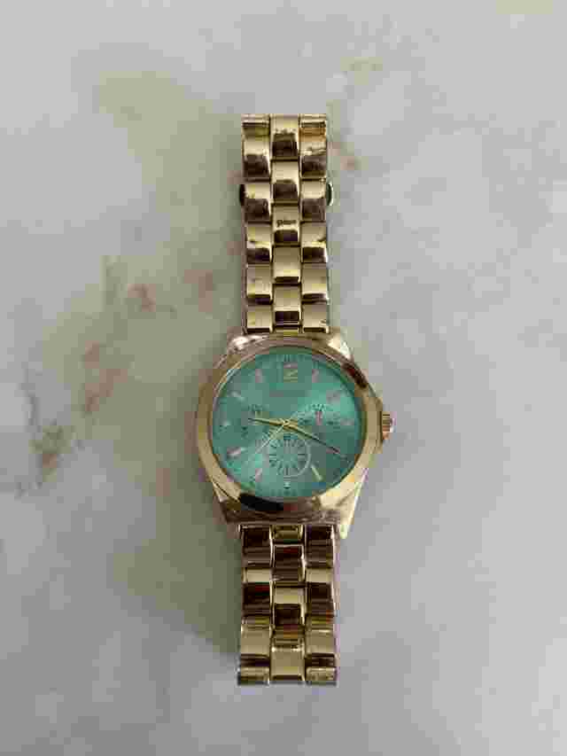 Valletta Green Watch Dial Round Gold Tone 45 mm Case Stainless Steel Band Works