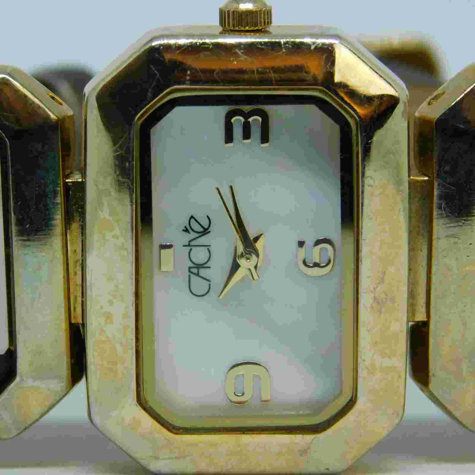 cache CH008YG Gold Tone Quartz Analog Women's Watch New Battery