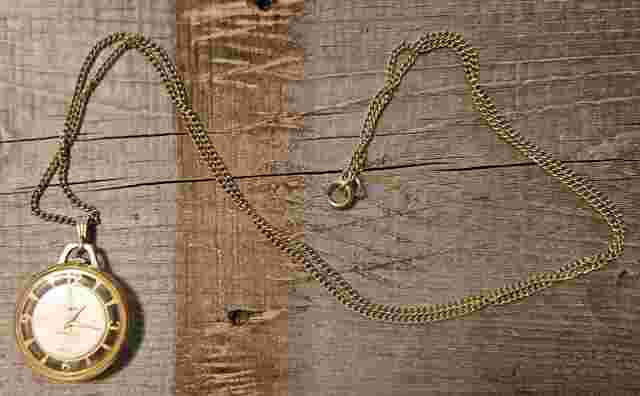 VINTAGE SWISS Sheffield NECKLACE MECHANICAL WIND UP WATCH SEE THROUGH