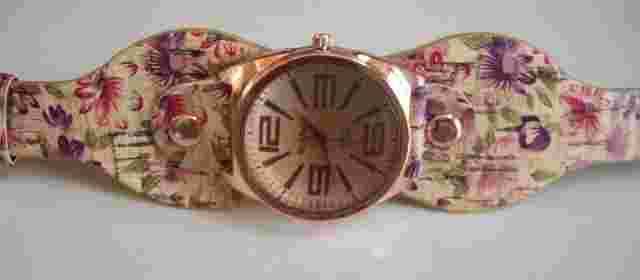 Women,Girls Rose Gold Dial Flower & Leaf Band Fashion Wrist Casual  Watch