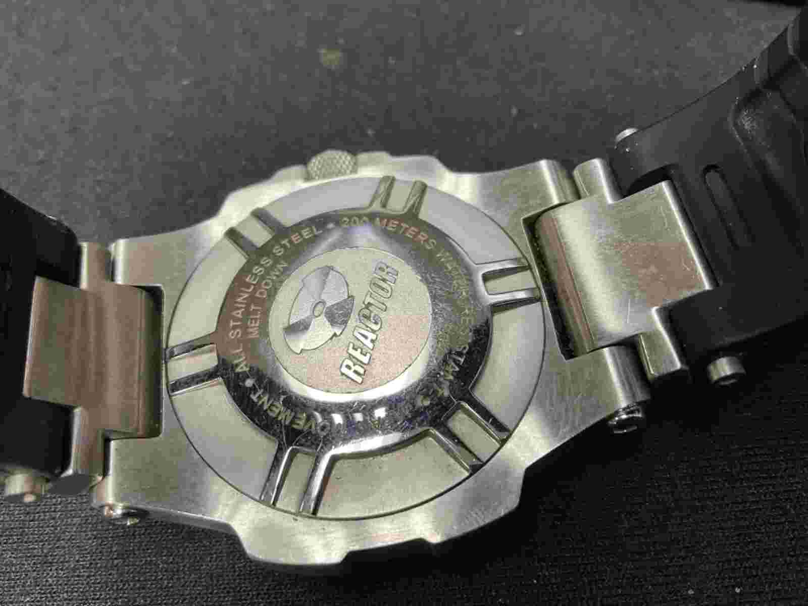 REACTOR QUARTZ 72801 SUGAR BOWL 200M WATER RESISTANT DAY/DATE WRISTWATCH
