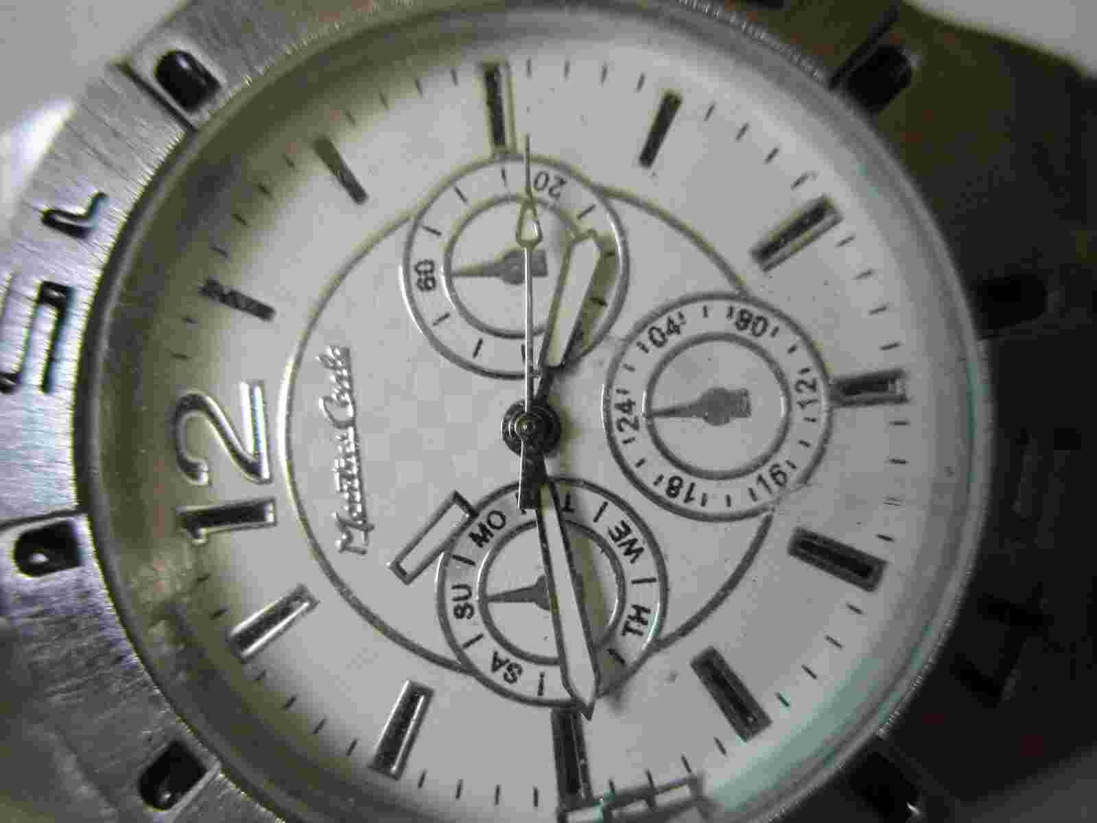 Montres Carlo Watch Black Buckle Band Silver Toned Round White Face Simple Style