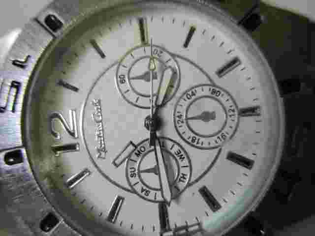 Montres Carlo Watch Black Buckle Band Silver Toned Round White Face Simple Style