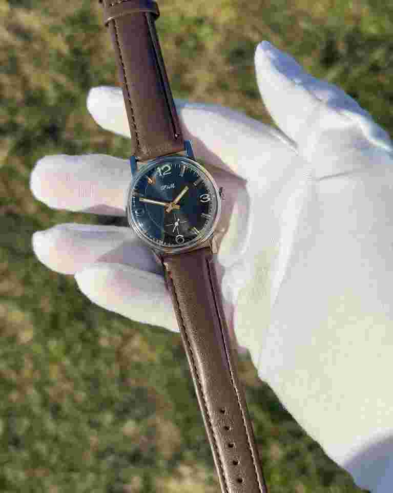 Vintage Watch ZIM Beautiful Soviet Made USSR Retro Mechanical Wristwatch 1970s