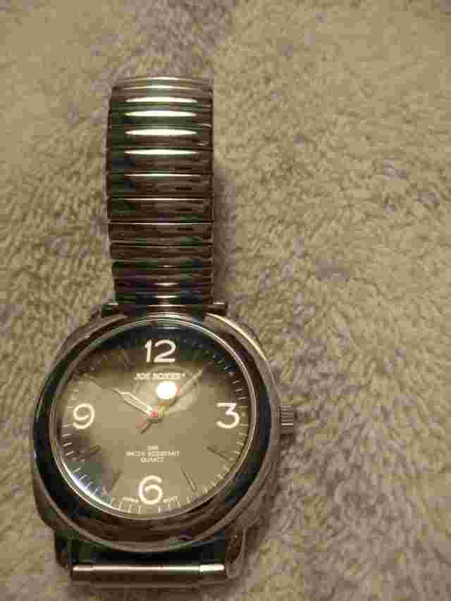 Joe Boxer 30M Water Resistant Silvertone Quartz Men's Wristwatch w/Black Dial