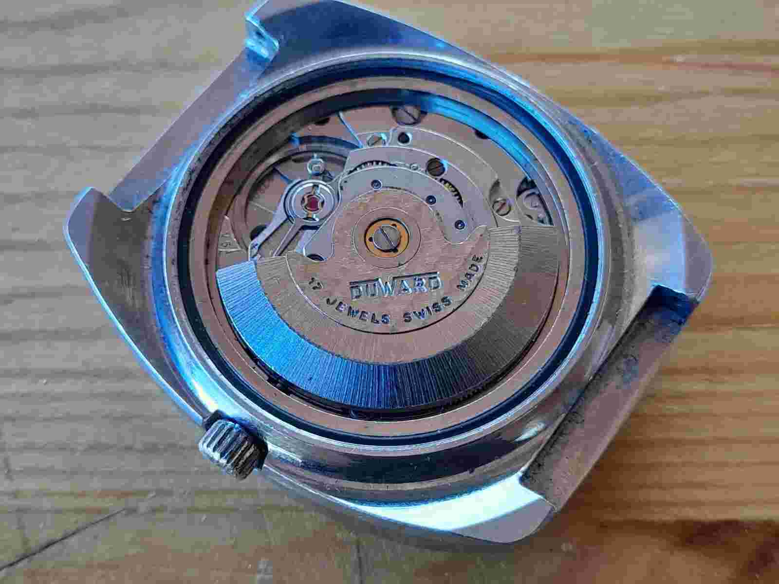 VINTAGE DUWARD AUTOMATIC 100M DAY-DATE 17 JEWELS CAL ETA-2789