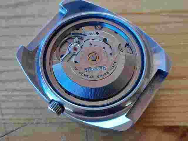 VINTAGE DUWARD AUTOMATIC 100M DAY-DATE 17 JEWELS CAL ETA-2789