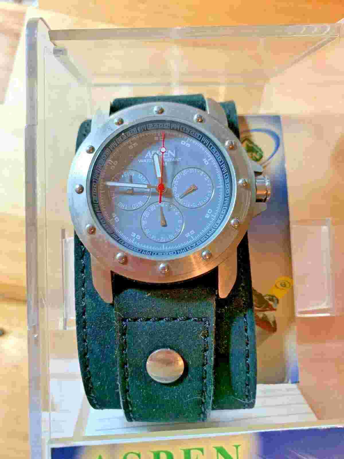 Vintage Aspen Sport Collection Mens Watch Vx3j Extremely RARE