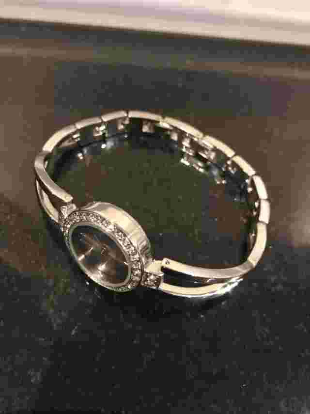 Henley Ladies Quartz Watch - Near Mint Condition