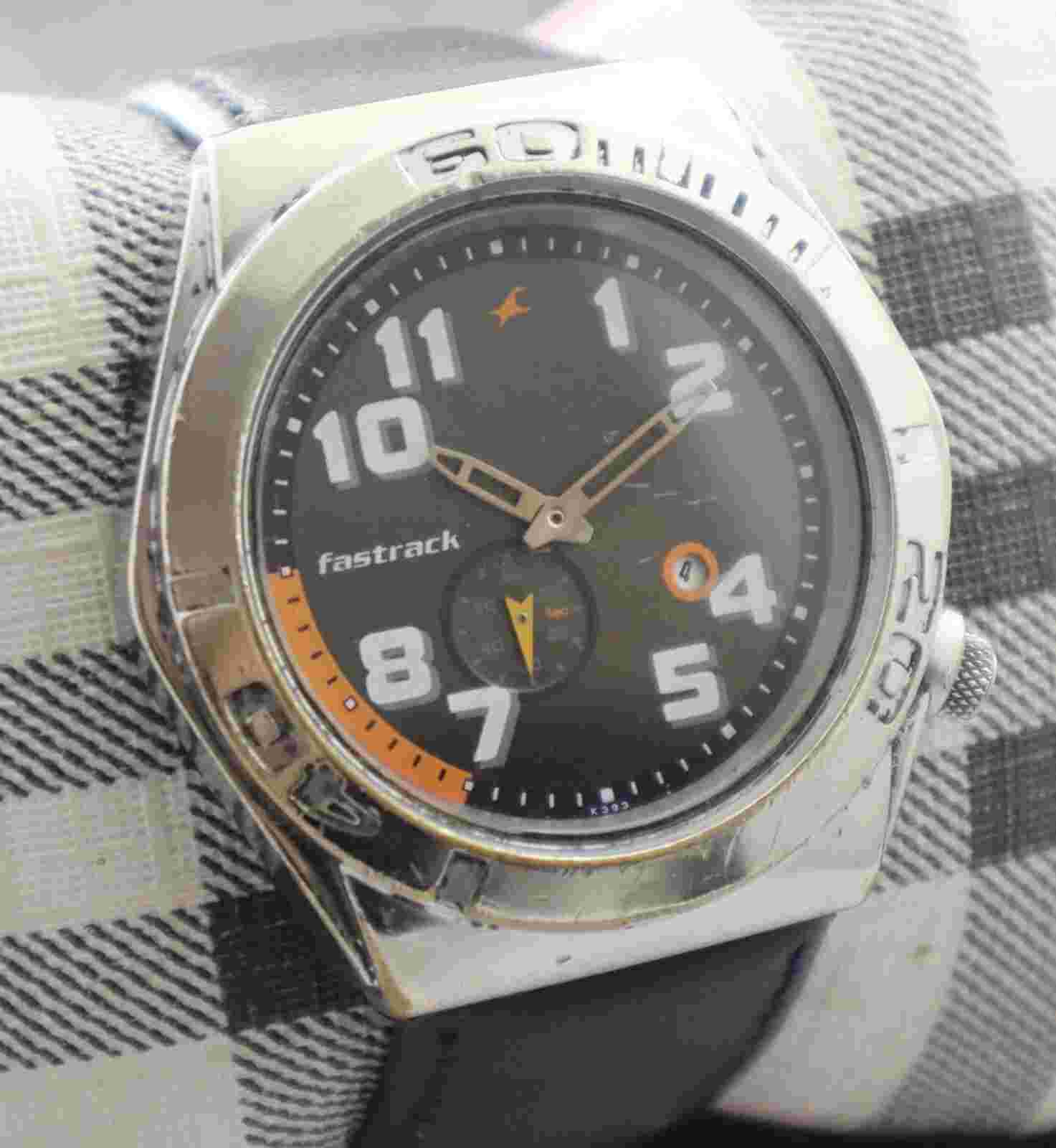 Casual Fastrack Men Sub-Second Black Dial with Date Leather Band Quartz Watch