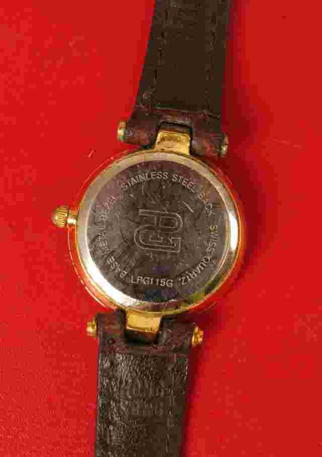 VINTAGE PAOLO WOMENS GOLD TONE CLASSY WATCH DESIGNED BY GUCCI NOT WORKING !!