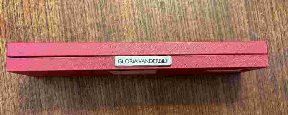 LADIES GLORIA VANDERBILT QUARTZ WATCH  JAPAN MOVEMENT In Box