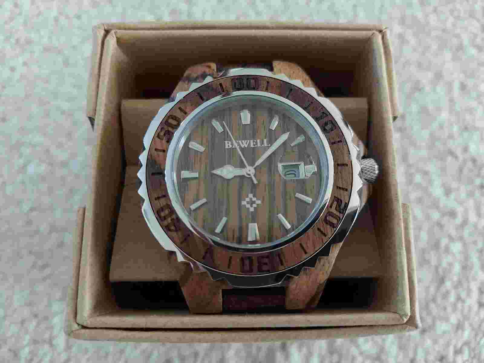 Bewell Sandalwood Watch With Date And Time And Water Resistance