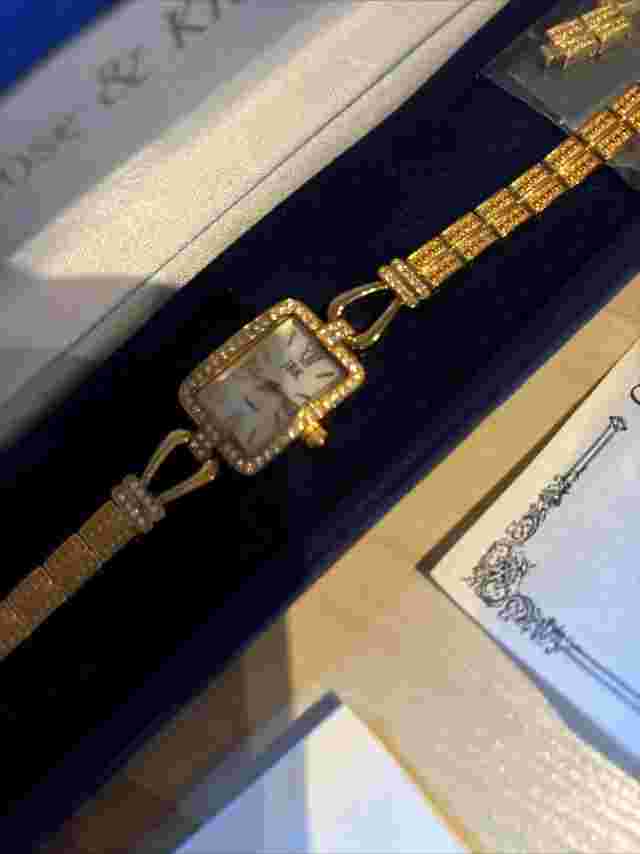 Camrose & Kross Jacqueline Kennedy JBK Quartz Gold Chain Bracelet Watch