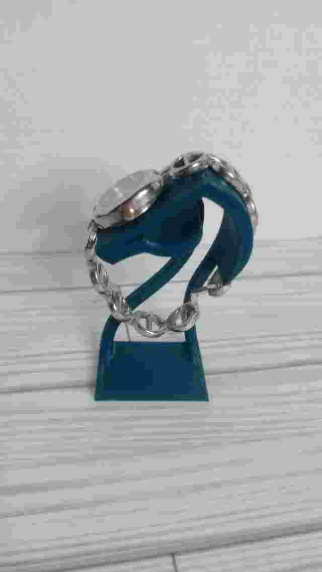No Boundaries Blue Face Women's Wristwatch Clasp Closure
