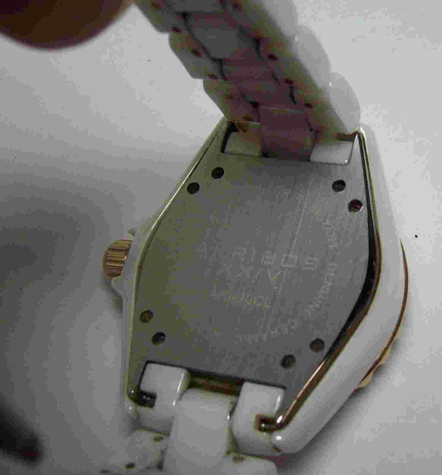 Pretty Ladies AKRIBOS White Ceramic Glitzy Watch