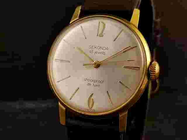 Gents Vintage Sekonda De Luxe Watch. 18 Jewels. Cal 2209. Good Working Order.