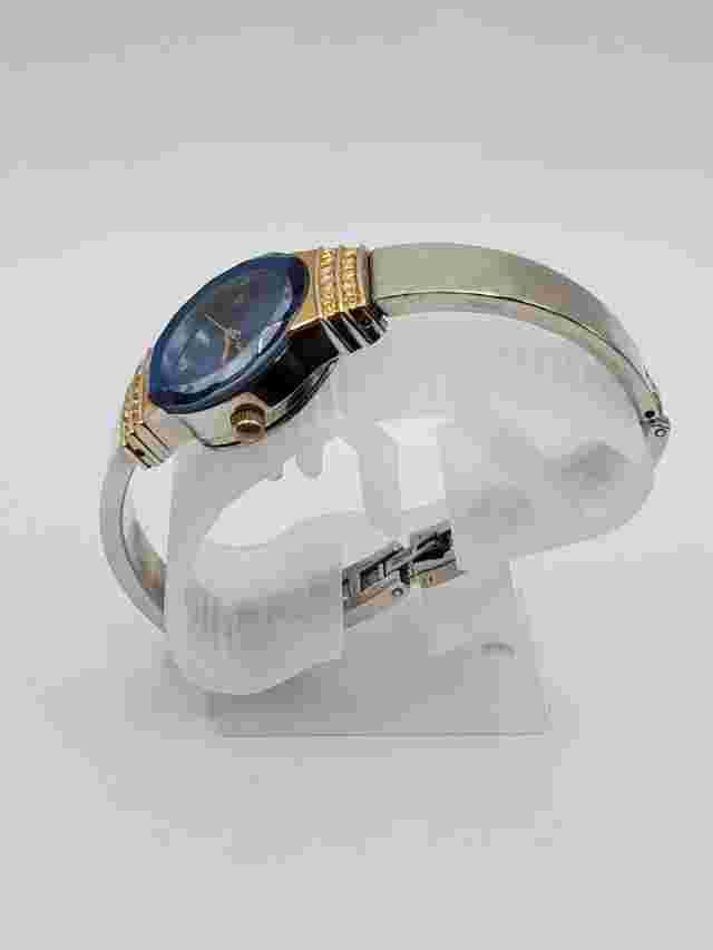 Luxe Ladies Fashion Diamond Quartz Watch 21mm Round Silver Tone Bracelet