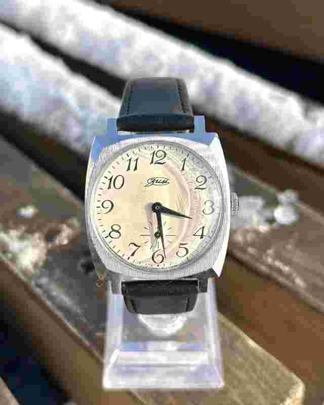 Vintage Wristwatch Zim Soviet Made In USSR Retro Mechanical Wrist Watch 1980s