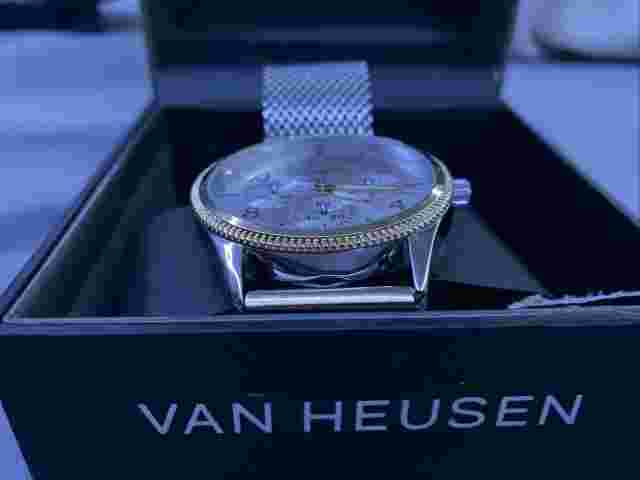 van heusen mens watch used