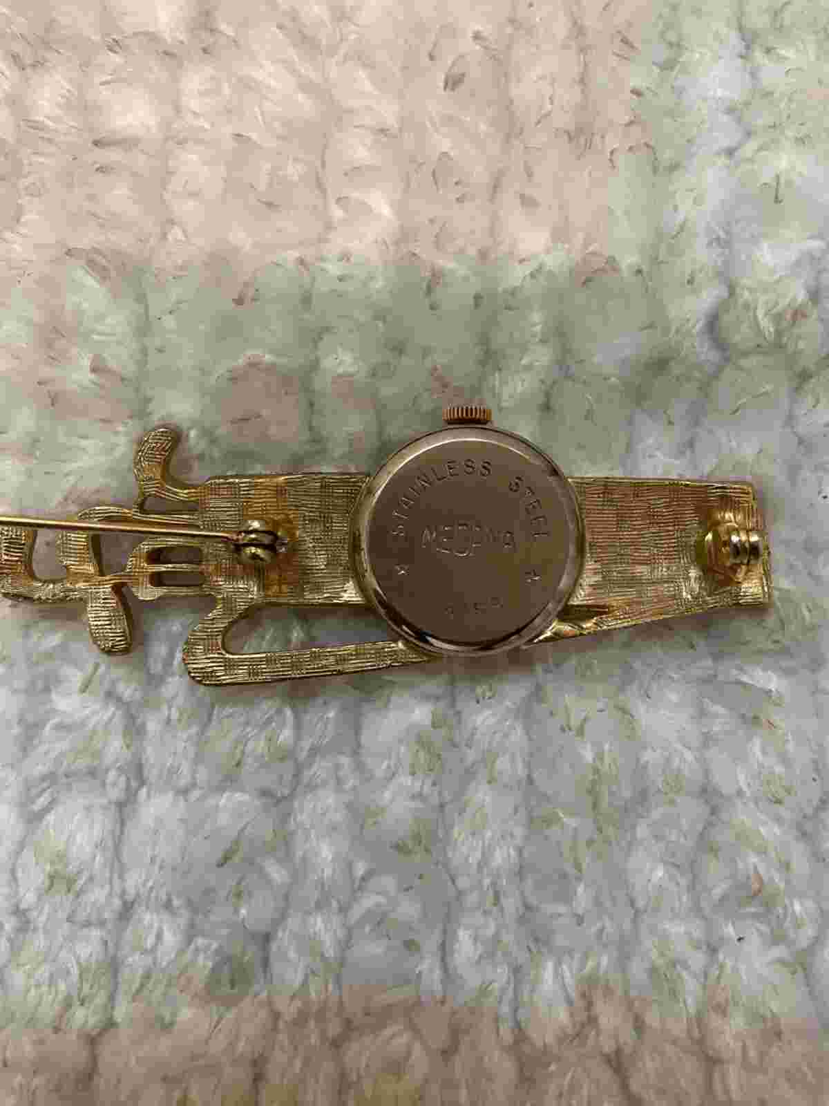 Vintage 1950's Golf Bag Brooch Pin with Medana Special Wind Up Swiss Watch