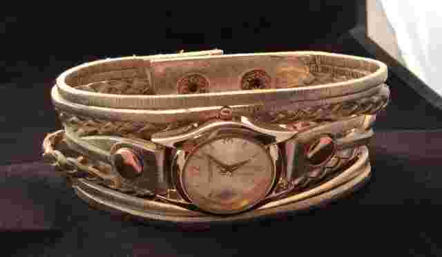 Ladies Gold Tone With Rose Gold Accents Maurices Quartz Watch New Battery Works