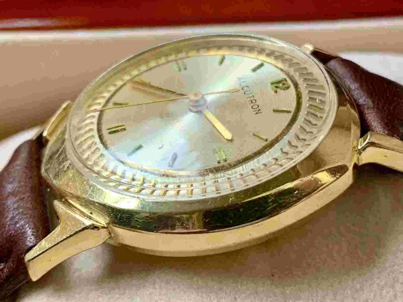 1960 Accutron Bulova 214, Tuning Fork, SOLID 14k Yellow Gold Alpha Case with Box