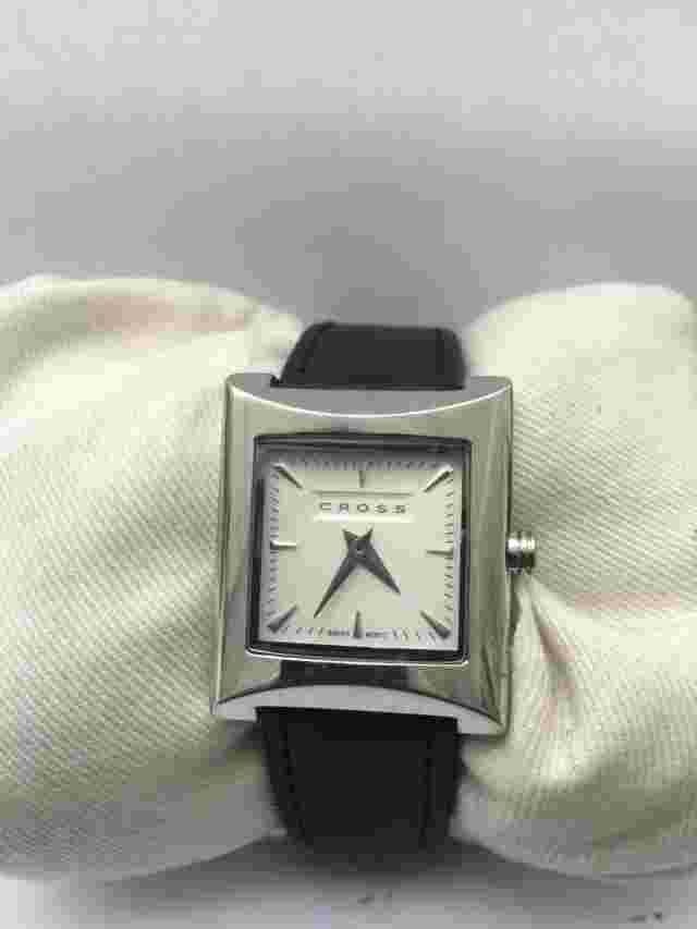 Cross Womens Vintage  30 MT WR Swiss Quartz Movement Leather Strap Watch WFAM27