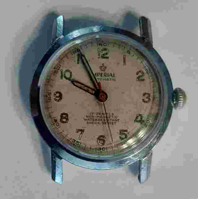 Vintage IMPERIAL 17 Jewel Automatic Water Resistant WW2 Era with Red Second Hand