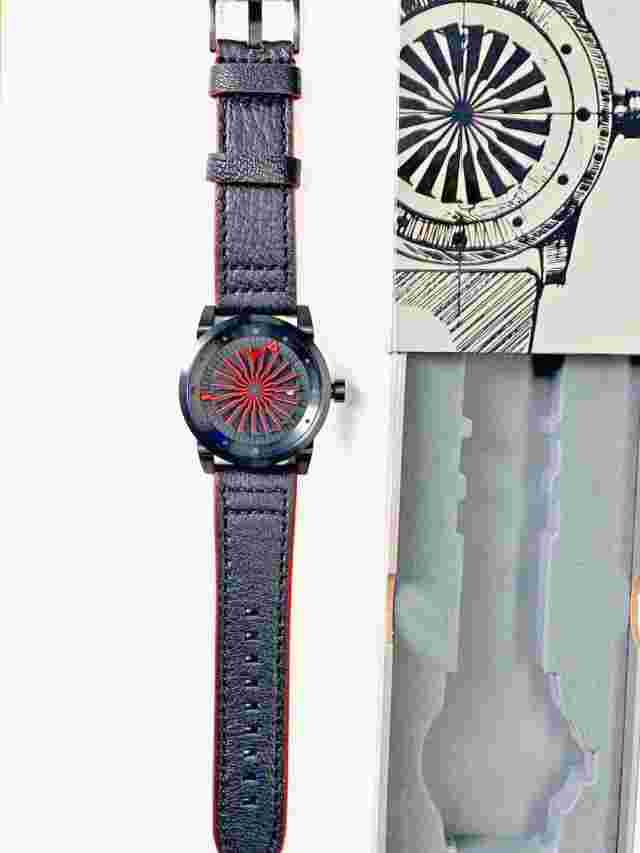 Timeless Elegance: Zinvo Blade Watch Unveiling Unisex Luxury for Men and Women