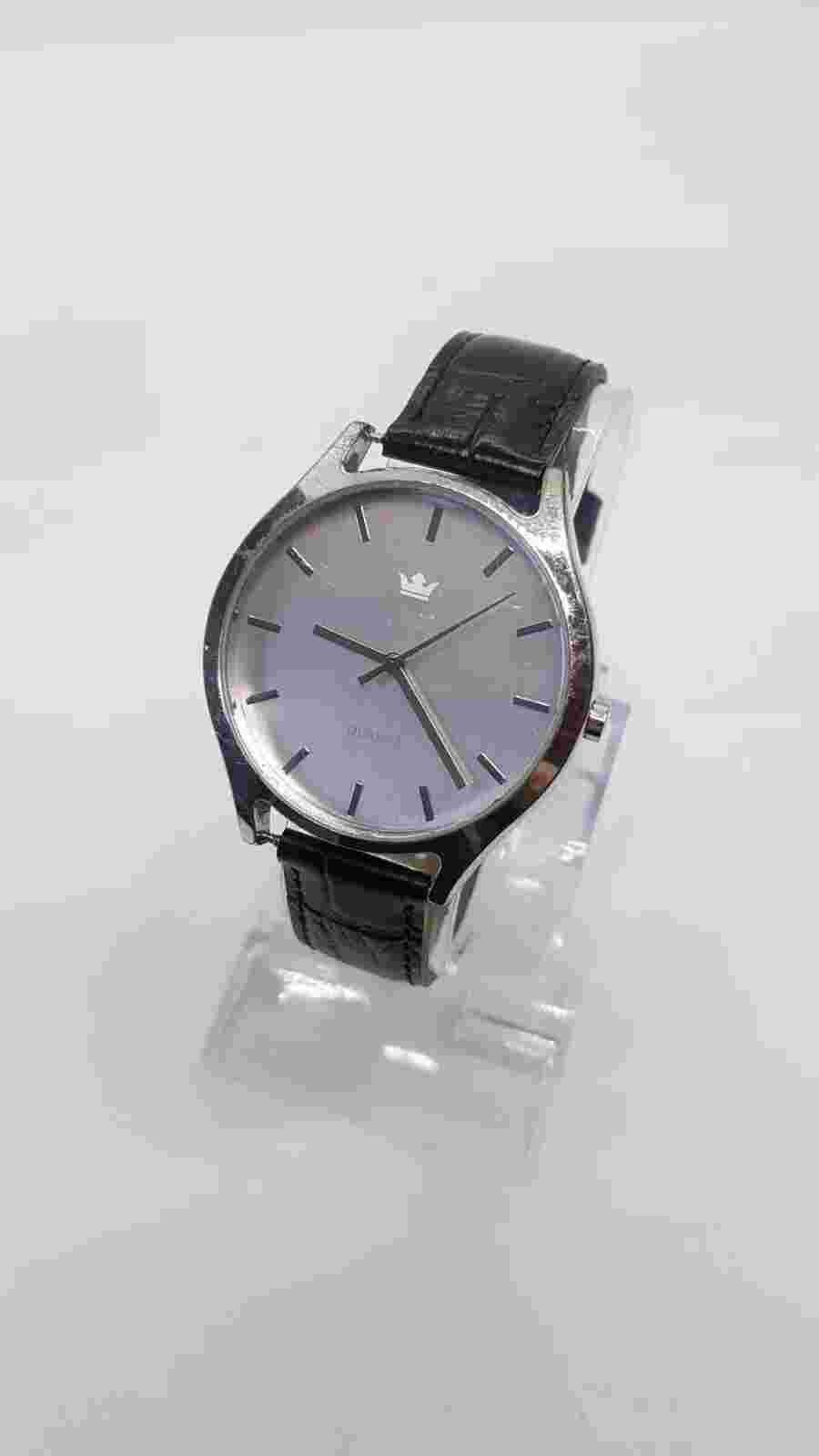 Silver and Black Minimal Watch 40mm for men and women Vintage Classic Watches
