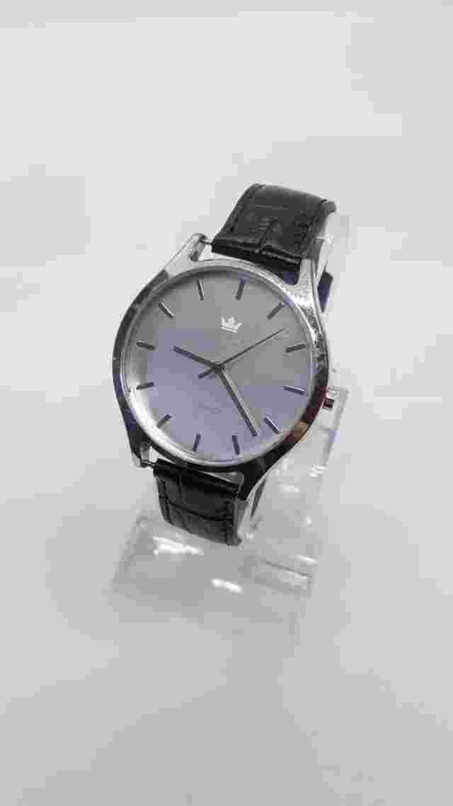Silver and Black Minimal Watch 40mm for men and women Vintage Classic Watches