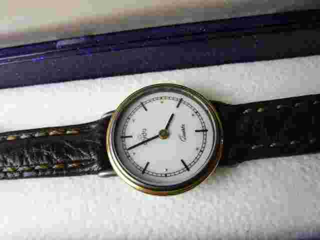 Antique Quartz Clyda Watch for Women