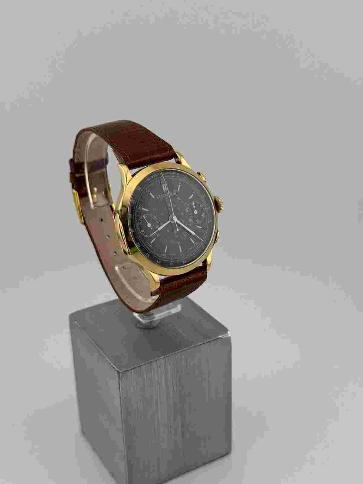 Eberhard & Co. Extra-Fort Chronograph Rare Yellow Case Pre-Extra-Fort Porcelain