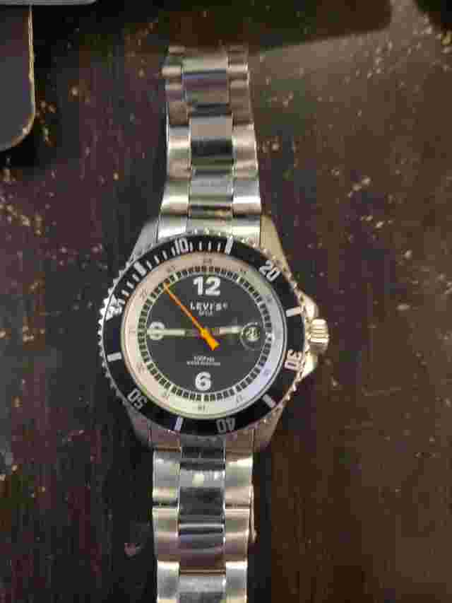 Levi’s SFCA Men’s Black 100 Feet Waterproof Quartz Watch New Battery
