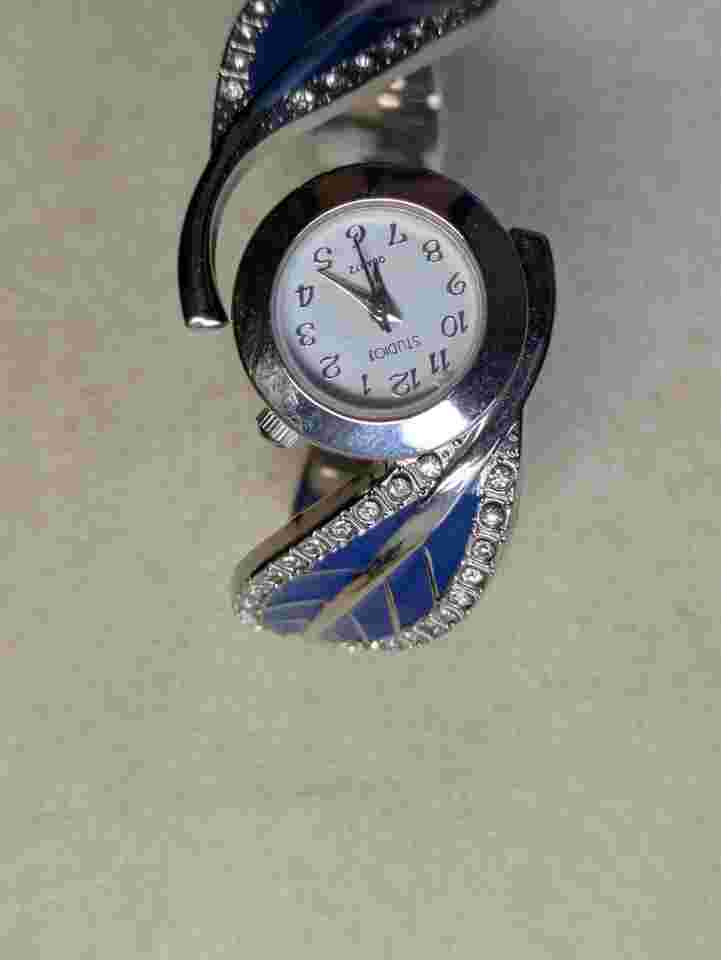 Studio STD3940T Women's Wristwatch-Metal Wristlet Band-!!FOR PARTS ONLY!!