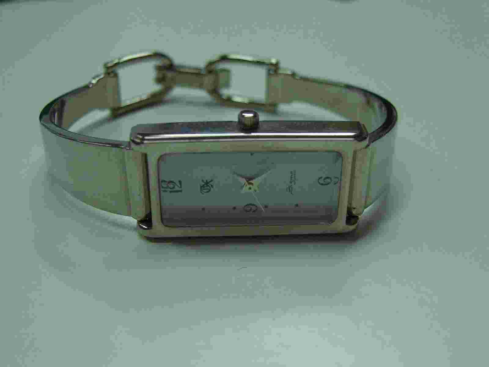 VINTAGE SIGMA CHRONOLUX MOMENTS LADIES WATCH ELEGANT GREEK DESIGN 521 MIB