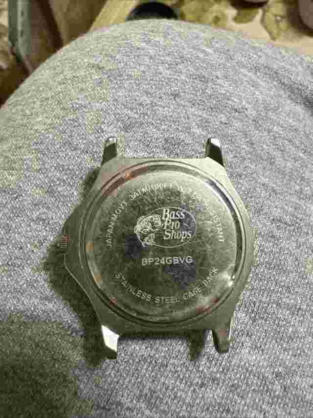 Bass Pro Shops BP397GCSB Men's Watch. TAhomiter. Date. Needs Battery