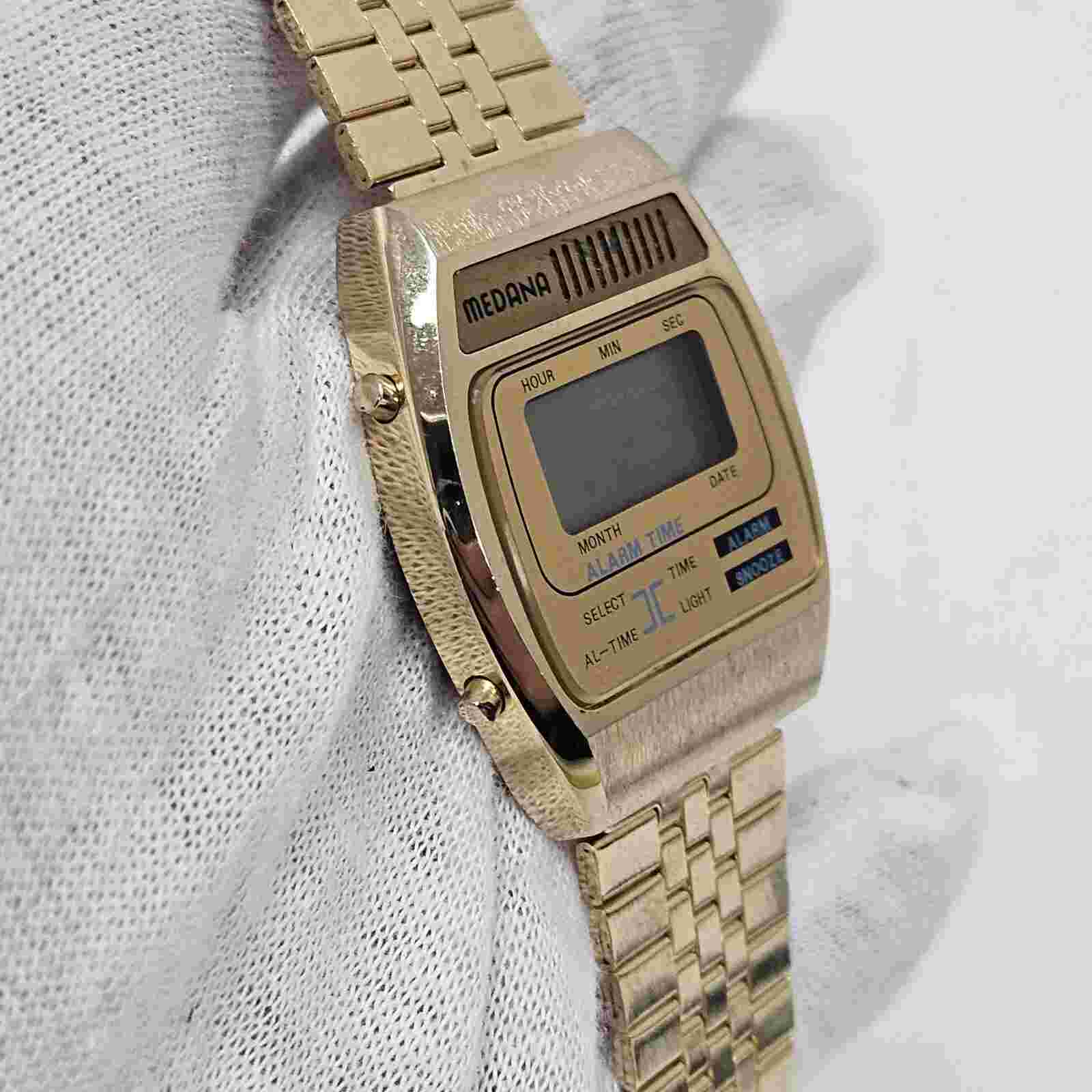 MEDANA Men's Digital Wrist Watch Vintage Gold Tone Day Date Alarm New Battery