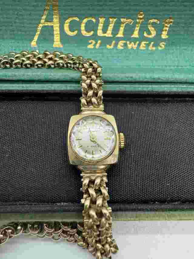 Ladies Accurist 9ct Gold Watch Boxed Vintage 21 Jewels