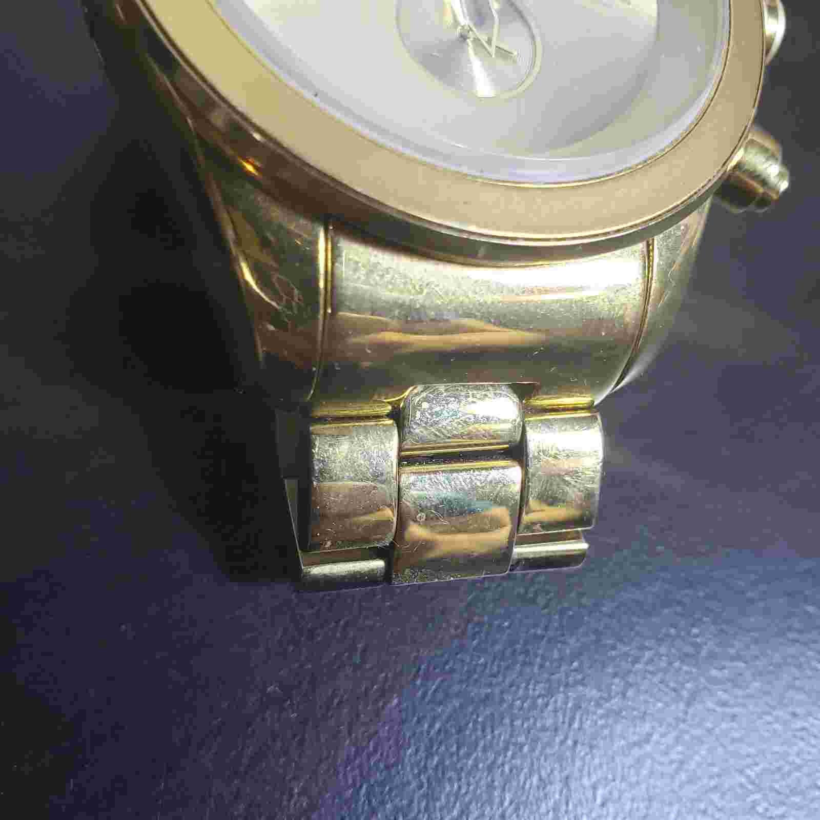 Vestal Zr3005 Quartz Watch Analog Gold Has Condition issues as shown.