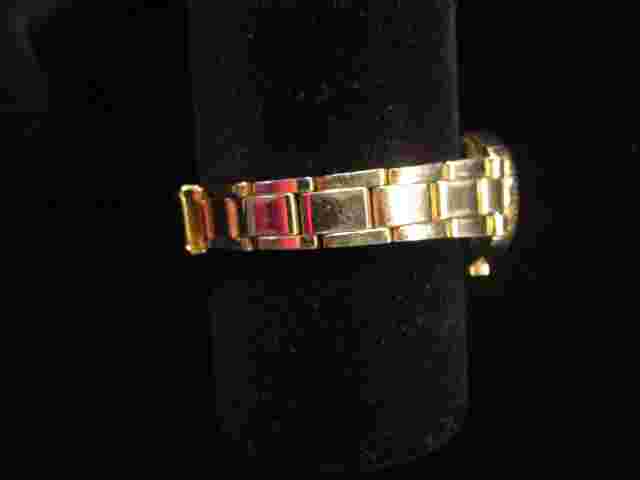 Ladies HILTON watch round face gold-tone link bracelet band quartz analog womens