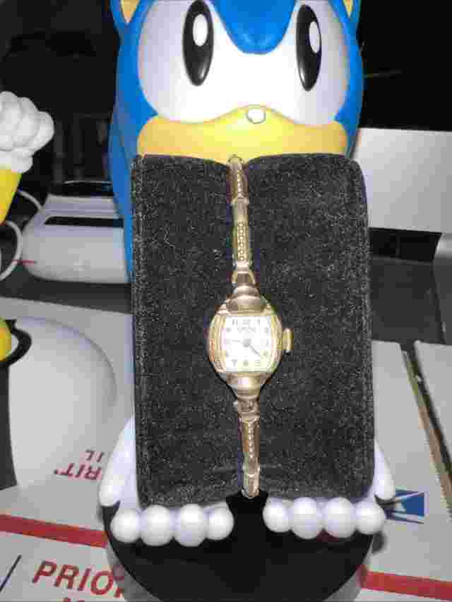 ORVIN WOMENSWEAR VINTAGE WATCH