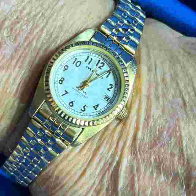 Women's Milan Gold Tone Classic Fluted Bezel Dress Watch Date Flex Band MLN772
