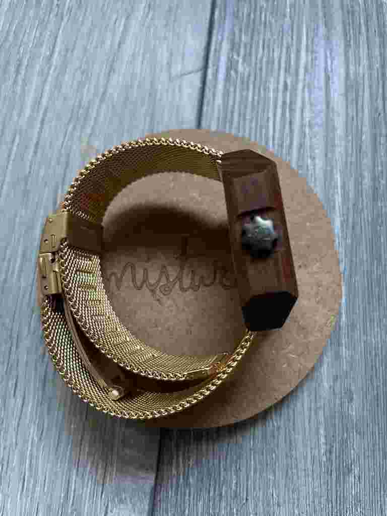 Mistura Juno Handmade Wooden Watch – Real Hydrangea Flowers, Gold Mesh Band