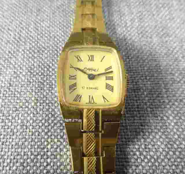 Vintage Women's watch  Vympel (Pennant) Mechanical - jewelry - bracelet.SERVICED