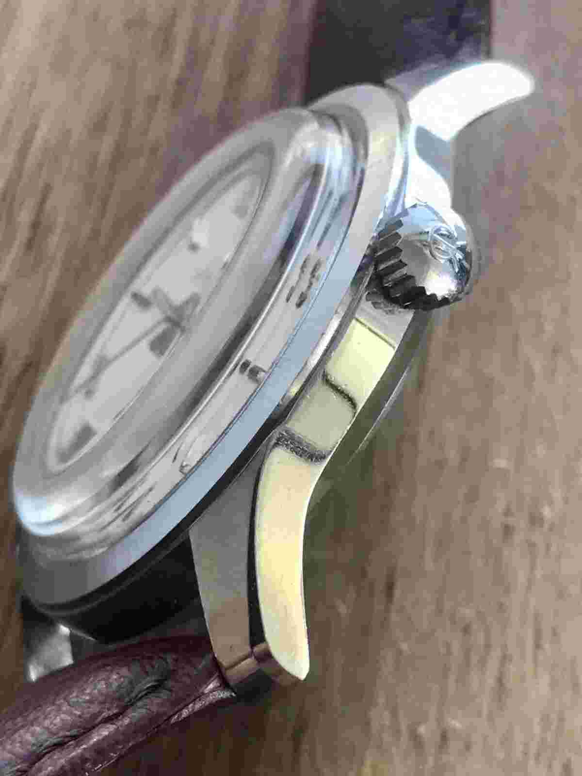 Revue Cerberus DS wristwatch